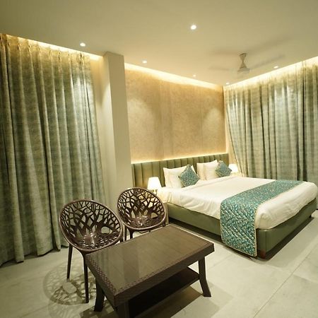Hotel Laksh Rāipur Екстериор снимка