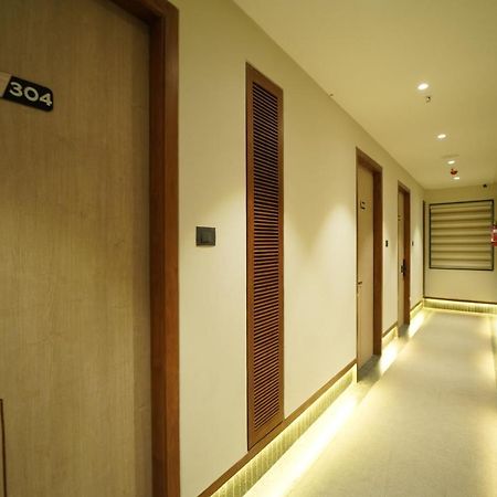 Hotel Laksh Rāipur Екстериор снимка