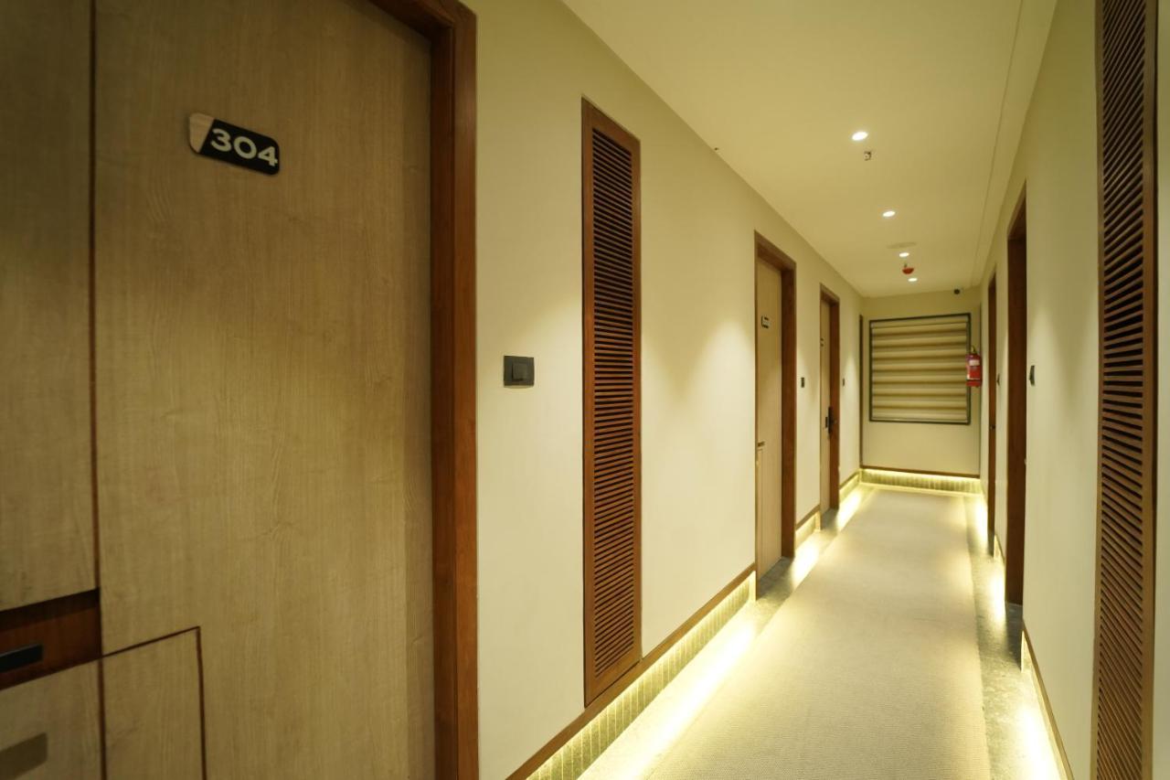 Hotel Laksh Rāipur Екстериор снимка