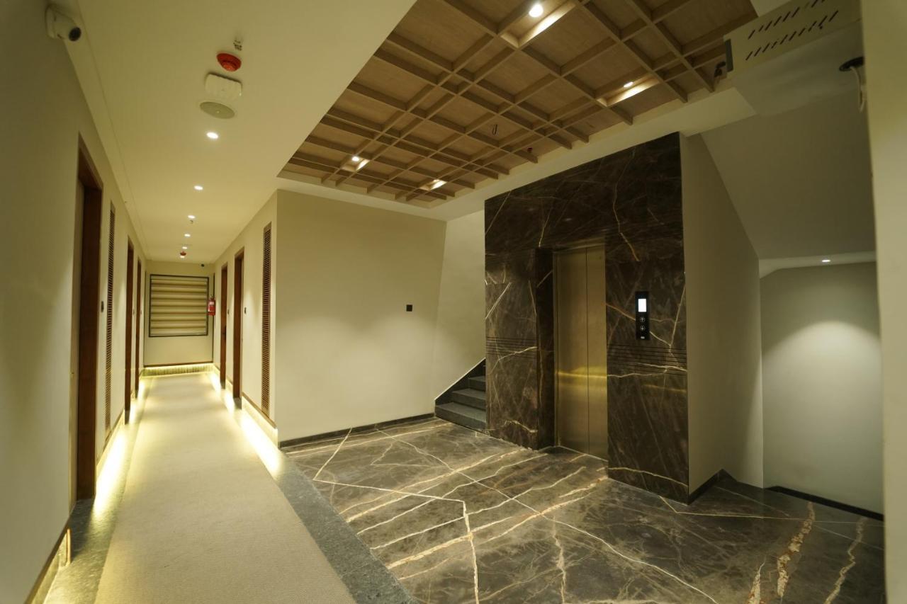 Hotel Laksh Rāipur Екстериор снимка