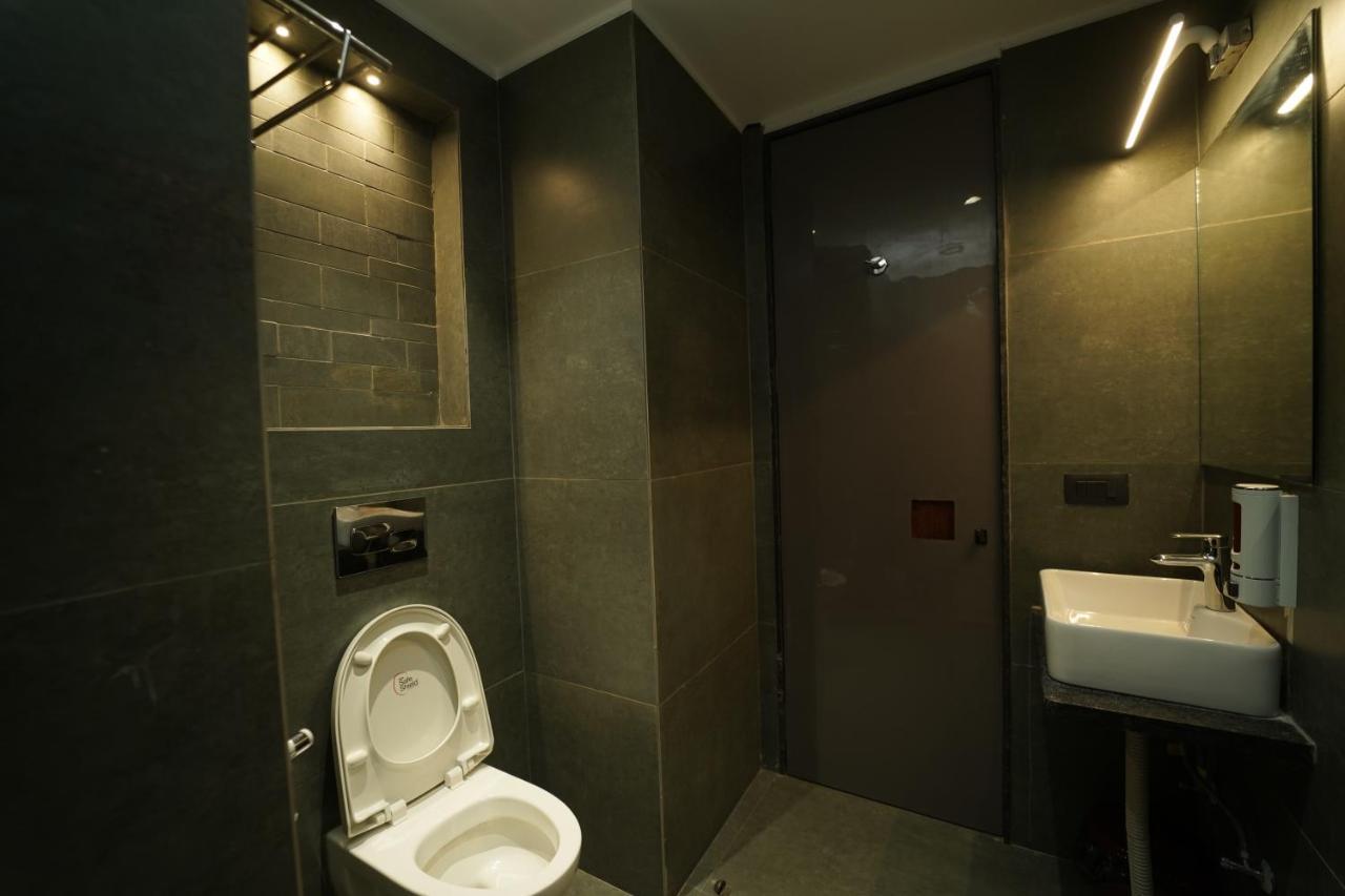 Hotel Laksh Rāipur Екстериор снимка